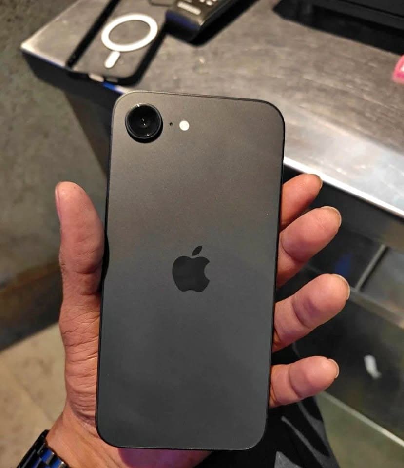 iPhone 16e — very clean condition + silicone cover included